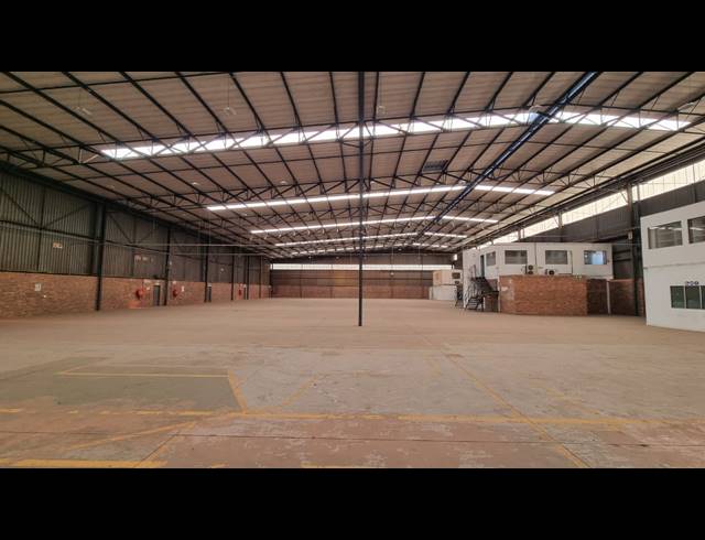 6,561M² WAREHOUSE TO LET IN HUGHES